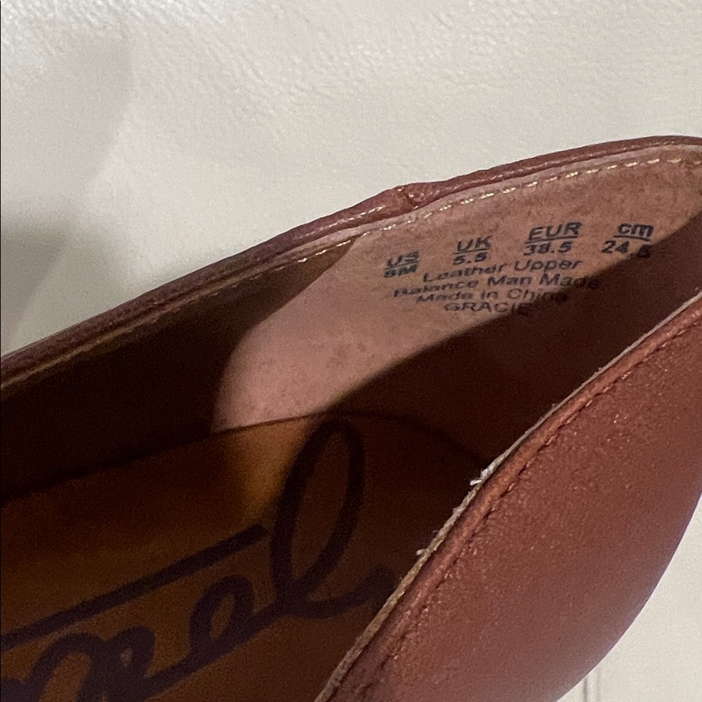 Zodiac Women's Rich Brown Heels. Size 8 - Picture 5 of 5